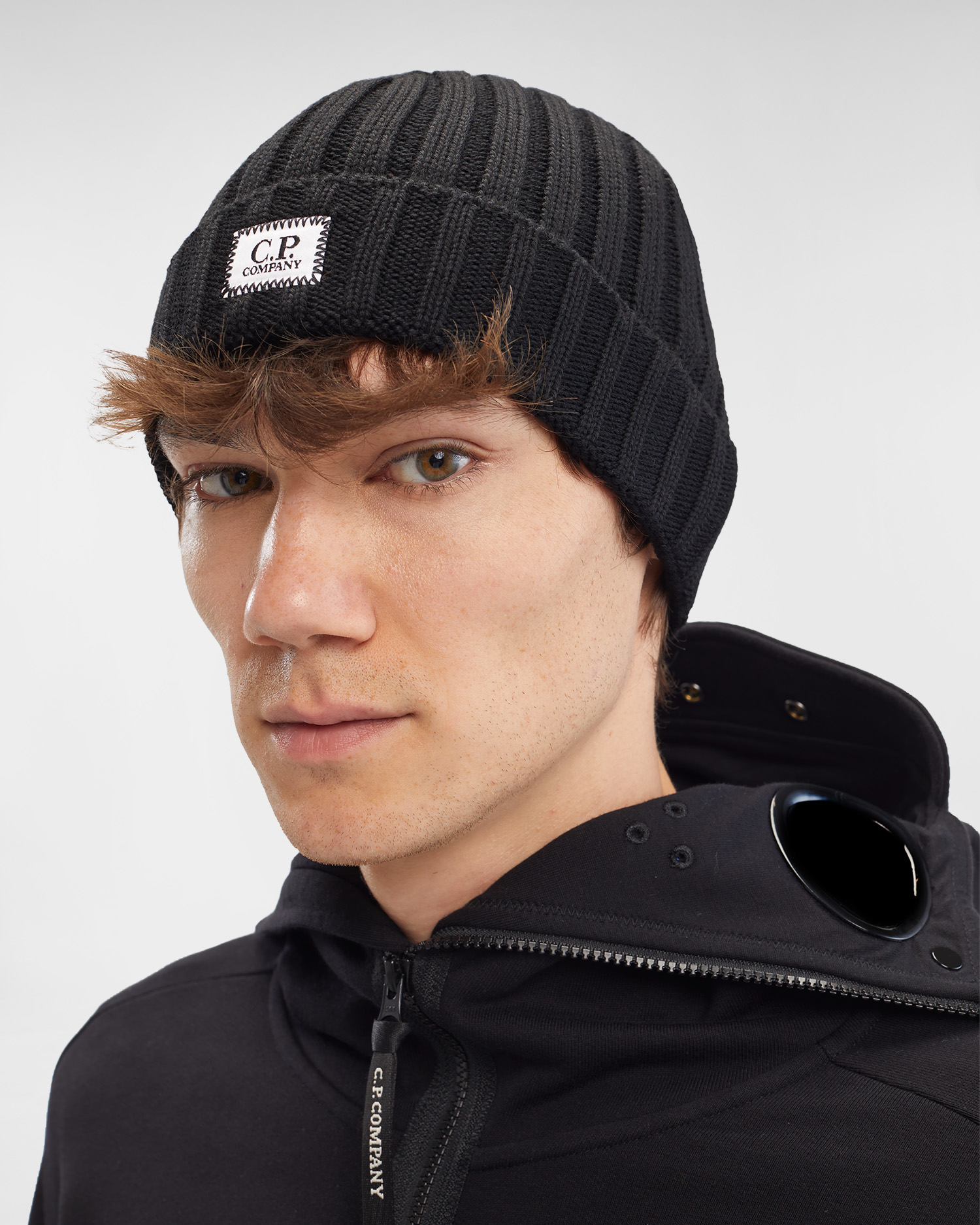 C.P. Company Knitted Merino Logo Beanie Black - Acheter C.P.