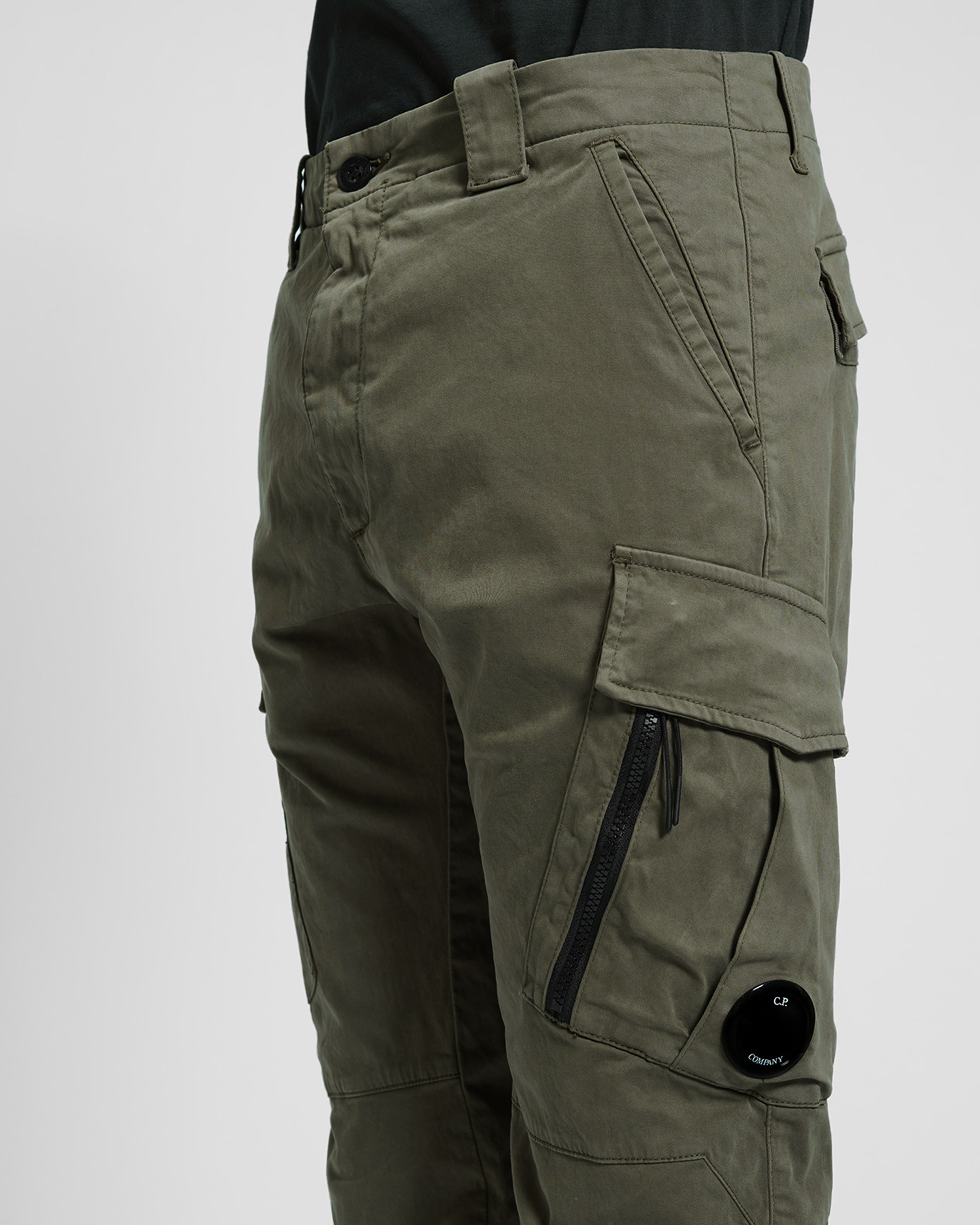 stretch tapered pants