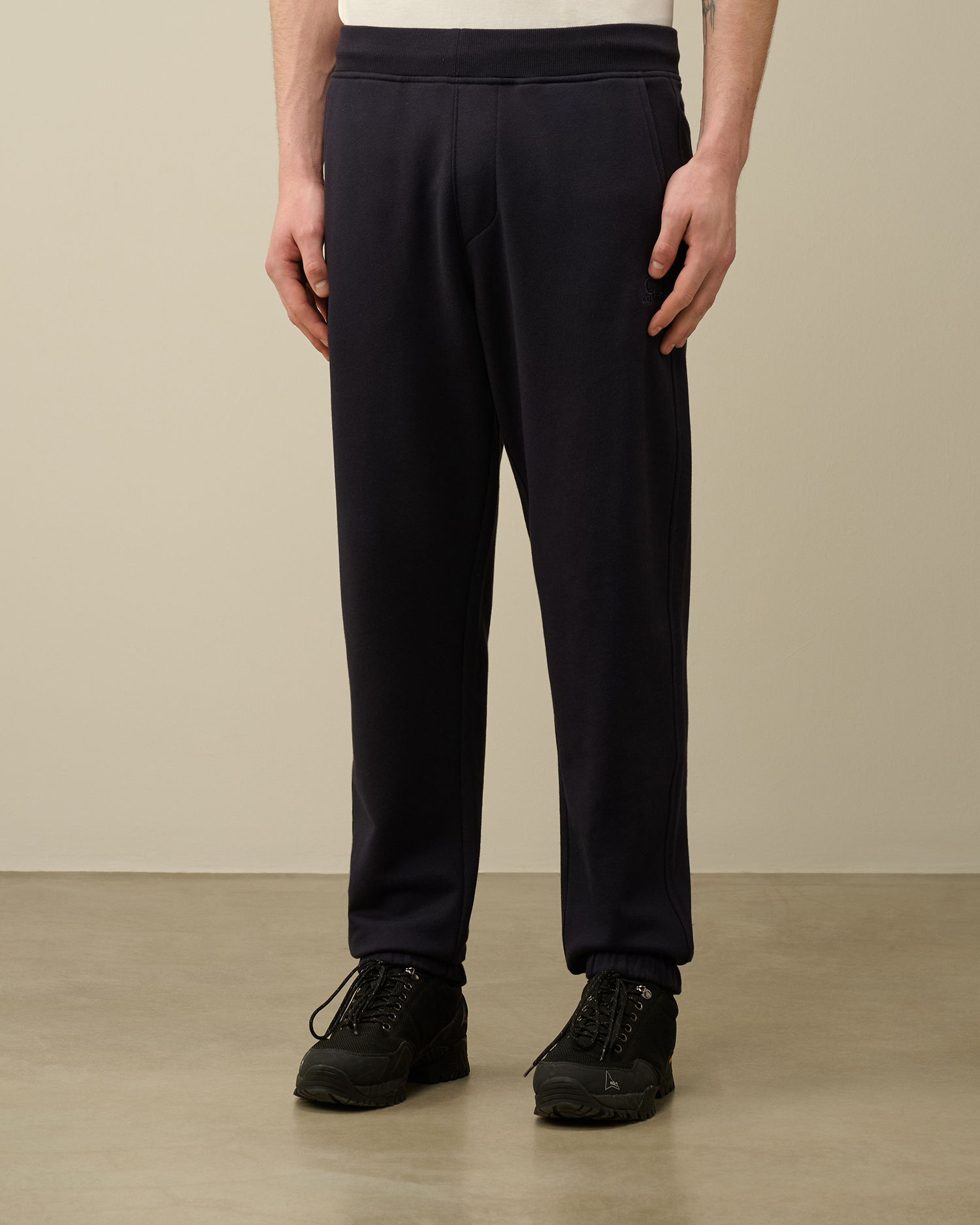 Diagonal Raised Fleece Logo Sweatpants | CPC JP Online Store