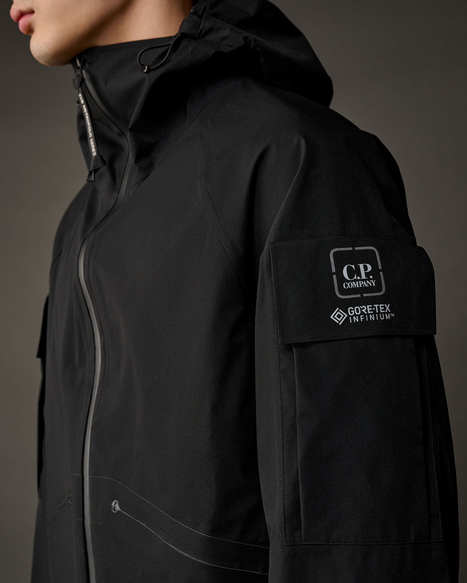 Metropolis Series GORE-TEX INFINIUM™ Hooded (Medium) Jacket | C.P.